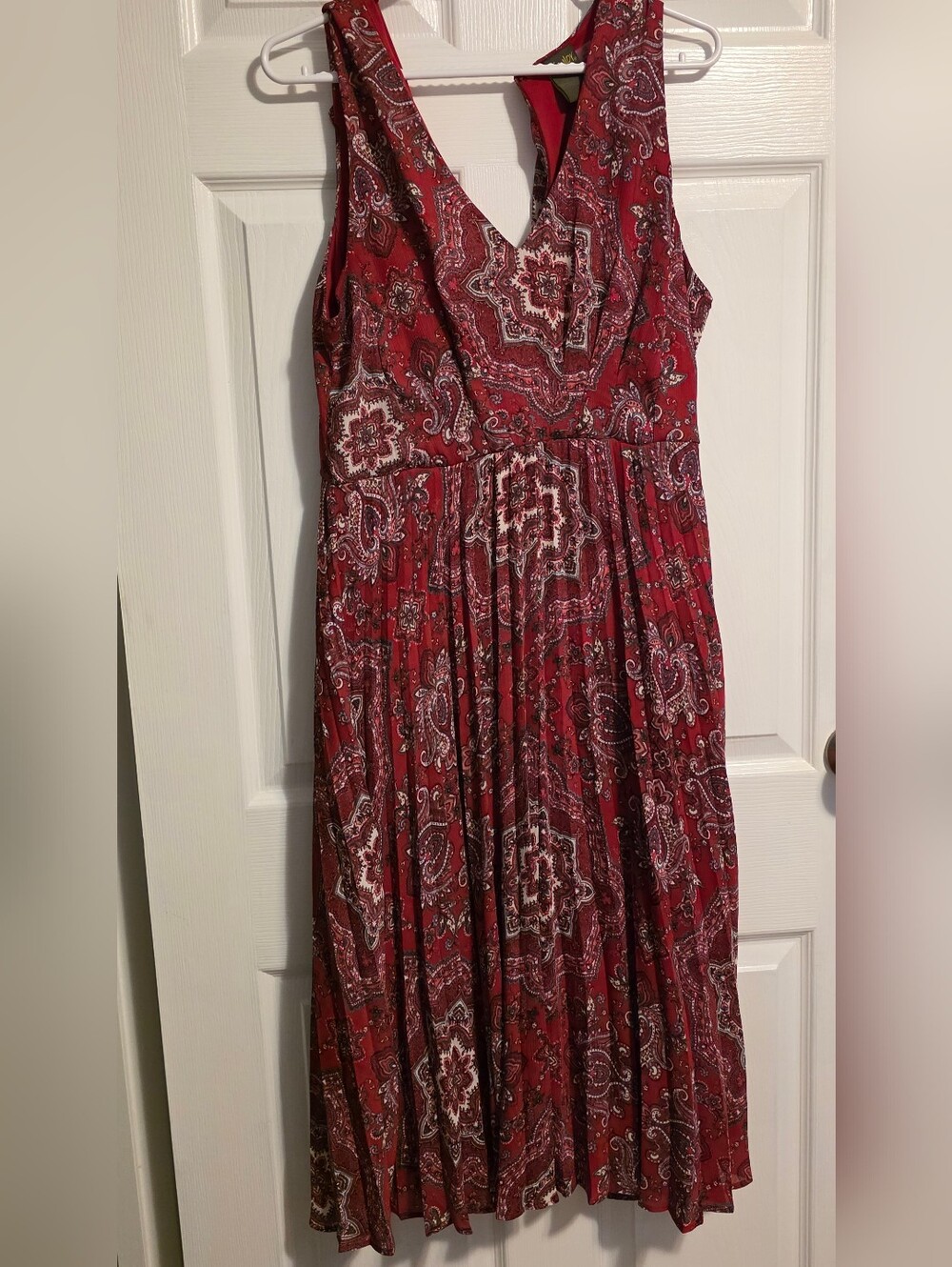 4/$67 Deal! Taylor Red Paisley V-Neck Maxi Dress